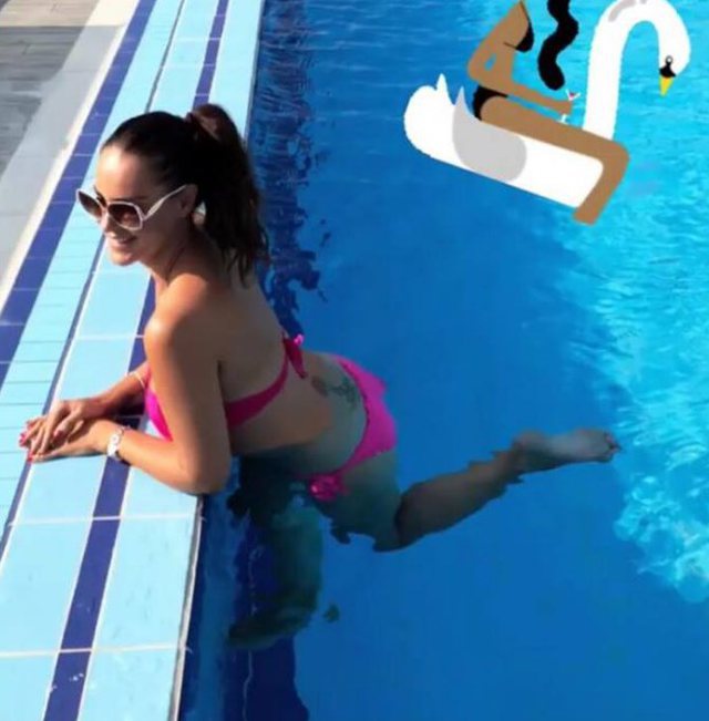 Ndihet 24-vjeçe dhe e dashuruar! Nuk do ta besoni sa mbush ish-missi dhe moderatorja e njohur shqiptare Ndihet 24-vjeçe dhe e dashuruar! Nuk do ta besoni sa mbush ish-missi dhe moderatorja e njohur shqiptare