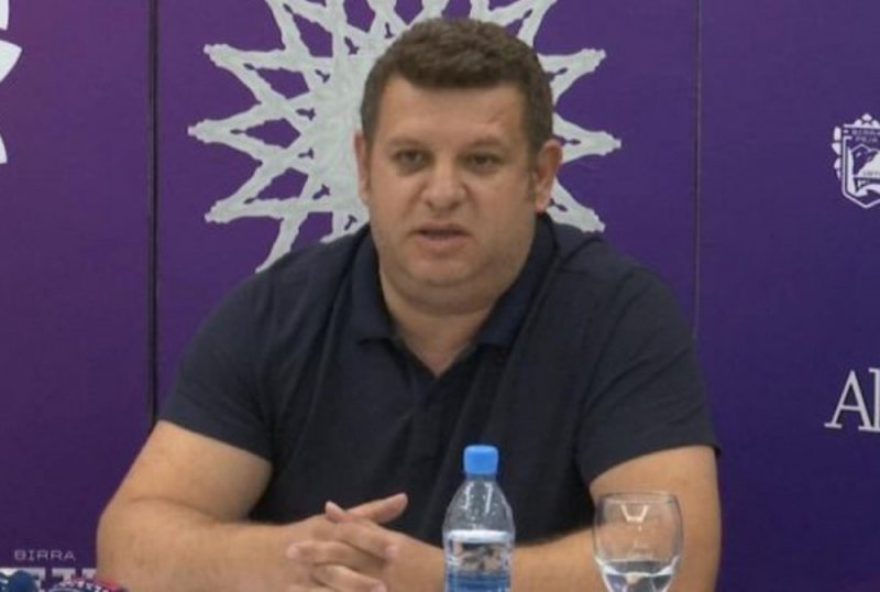 Prej ditësh ishte i infektuar me Covid-19: Ndërron jetë në moshë të re drejtori i Birrarisë “Peja” dhe Shefit Ekzekutiv i “Devolli Distrubution” Prej ditësh ishte i infektuar me Covid-19: Ndërron jetë në moshë të re drejtori i Birrarisë “Peja” dhe Shefit Ekzekutiv i “Devolli Distrubution”