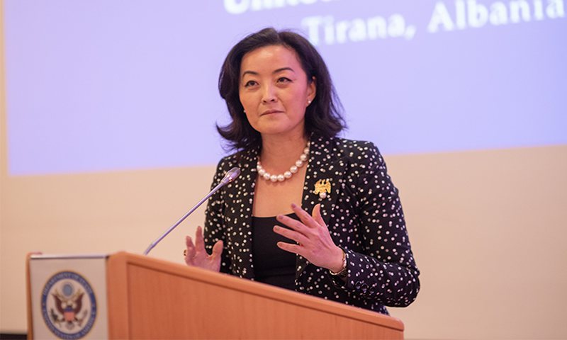 Amerikanët rrëzojnë puçin anti-reformë të politikës përmes rekomandimeve të Venecias, Meta-Ruçi tërhiqen nga planet, KED shtyn konkluzionet Amerikanët rrëzojnë puçin anti-reformë të politikës përmes rekomandimeve të Venecias, Meta-Ruçi tërhiqen nga planet, KED shtyn konkluzionet