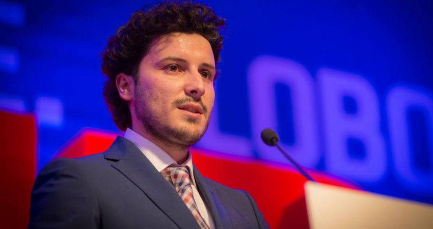 Gjukanoviç në opozitë: Shqiptari i Ulqinit i kthyer në serb Abazoviç  zgjedh koalicionin me partitë nacionaliste ortodokse pro serbe