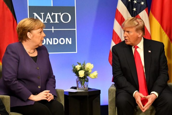 Merkel e shqetësuar për tensionet e shtuara Turqi-Greqi, takohet me shefin e NATO-s. Edhe Trump ndërmjetëson në krizën e Mesdheut… Merkel e shqetësuar për tensionet e shtuara Turqi-Greqi, takohet me shefin e NATO-s. Edhe Trump ndërmjetëson në krizën e Mesdheut…