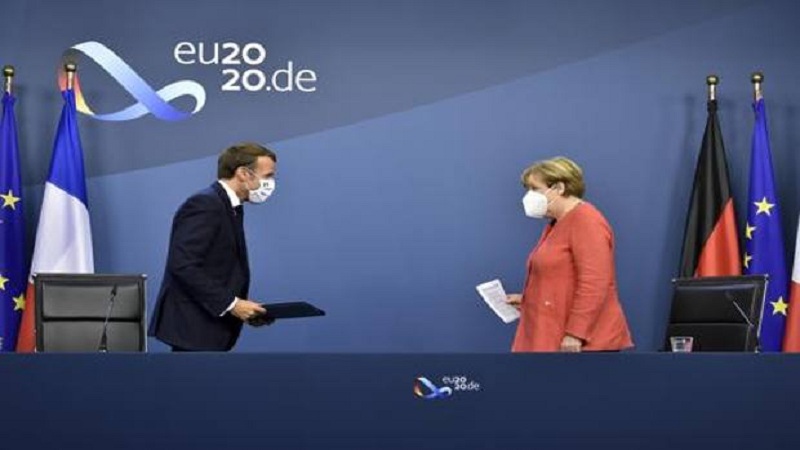 Francezët në Champions, Macron ‘ngacmon’ Angela Merkel Francezët në Champions, Macron ‘ngacmon’ Angela Merkel