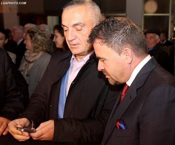 Ylli Ndroqi është më pak fajtor se secili prej shokëve të tij politikanë, në këtë histori Ylli Ndroqi është më pak fajtor se secili prej shokëve të tij politikanë, në këtë histori