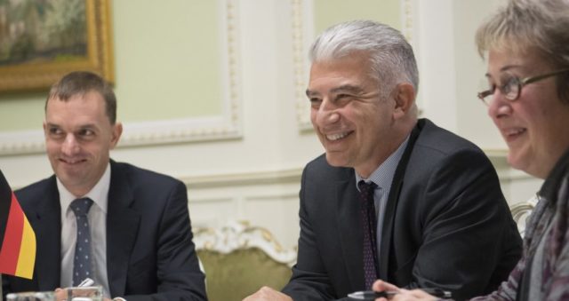 Ambasadori gjerman në Athinë poston për Ali Pashain, grekët: Je provokues!