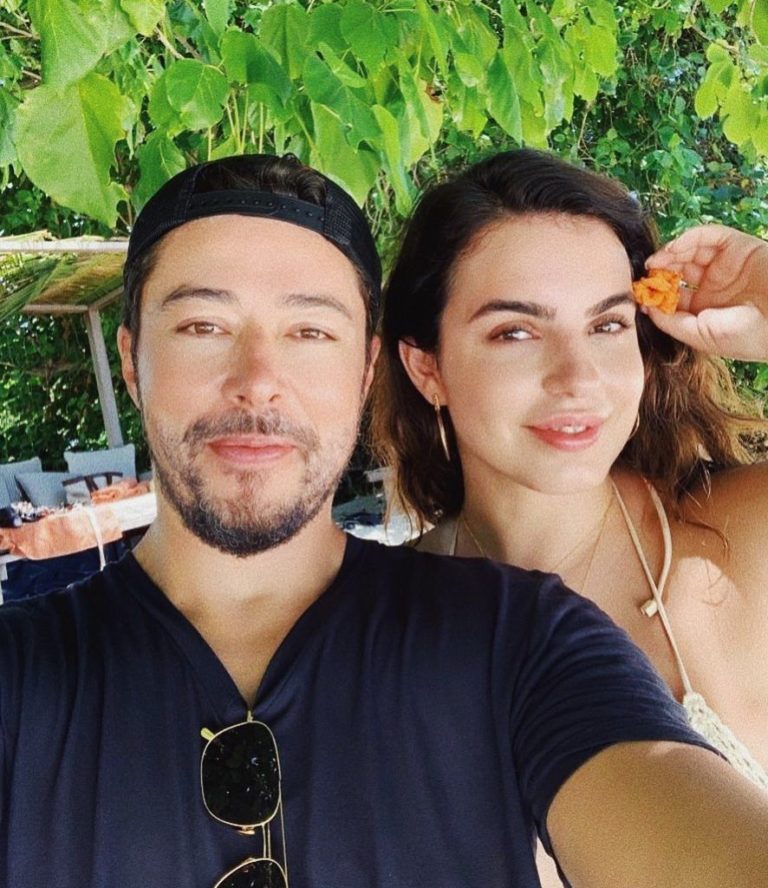 “Paçi fat”, Armina si vjehrri me firmat piramidale: I premton fansave se do t’i japë 10 mijë dollarë për 20 sekonda, zhduk videon nga Instagrami dhe e rikthen përsëri “Paçi fat”, Armina si vjehrri me firmat piramidale: I premton fansave se do t’i japë 10 mijë dollarë për 20 sekonda, zhduk videon nga Instagrami dhe e rikthen përsëri