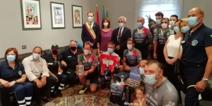 Çiklistët italianë, 1300 km për të falenderuar mjekët dhe infermierët shqiptarë