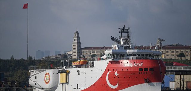 Turqia i zgjat 3 muaj kerkimet në Egje, kryediplomati turk: S’bezdisemi se Greqia zgjerohet në detin Jon, ama në Egje të mos guxojë se plas lufta Turqia i zgjat 3 muaj kerkimet në Egje, kryediplomati turk: S’bezdisemi se Greqia zgjerohet në detin Jon, ama në Egje të mos guxojë se plas lufta