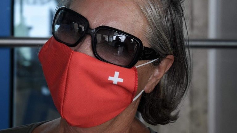 COVID-19: Zvicra në recesion pas rënies historike të PBB-së në TII 2020