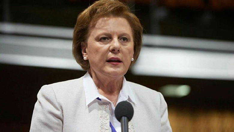 Valentina Leskaj bëhet pjesë e bordit të rëndësishëm, e para myslimane në këtë detyrë Valentina Leskaj bëhet pjesë e bordit të rëndësishëm, e para myslimane në këtë detyrë