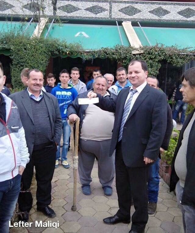 “Hartimi” qesharak i deputetit aksidental Maliqi: Më shkruajnë me mijëra vetë se me cilën parti do kandidosh se do votojmue për ty! Edi Rama mos pengo fitoren se… “Hartimi” qesharak i deputetit aksidental Maliqi: Më shkruajnë me mijëra vetë se me cilën parti do kandidosh se do votojmue për ty! Edi Rama mos pengo fitoren se…