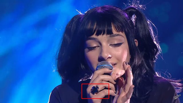 Nuk mund ta besoj”! Mahniti Belgjikën me zërin e saj dhe u shpall fituesja e “The Voice Kids”: Detaji në dorën e vajzës së Robert Aliajt ngriti peshë zemrat e gjithë shqiptarëve