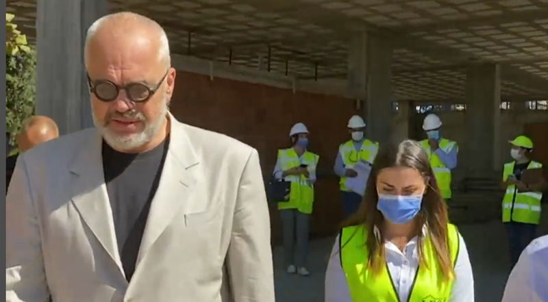 Ahmetaj shigjeton opozitën, Rama i ‘mbyll’ gojën ministrit: Lëri mo, ata s’kanë… Ahmetaj shigjeton opozitën, Rama i ‘mbyll’ gojën ministrit: Lëri mo, ata s’kanë…