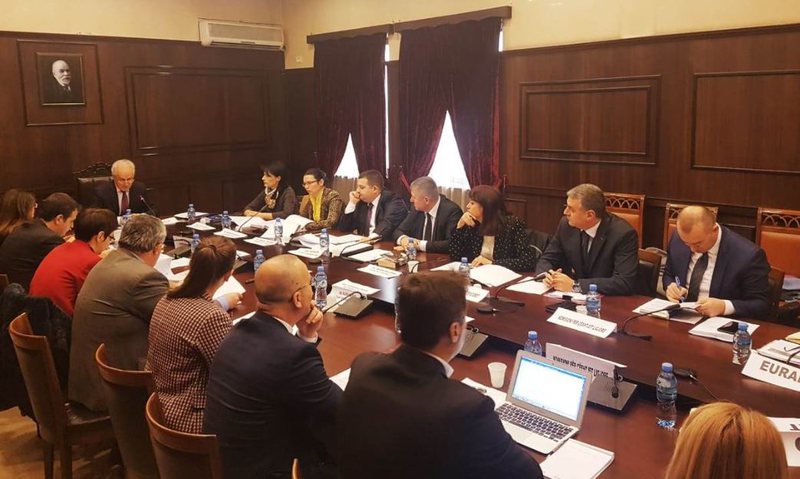 Prapaskenat e vendimit të KED, Dvorani pritet të rikthehet në mbledhjet e radhës, precedenti “Marku” e mban ende anëtar