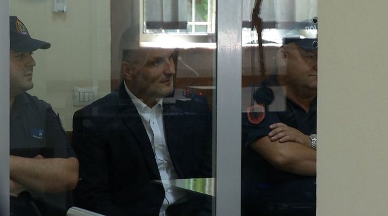 Rikthehen telashet për Berishën, të mërkurën rihapet gjyqi i Izet Haxhisë, thirren dëshmitarët e parë për vrasjen e Hajdarit