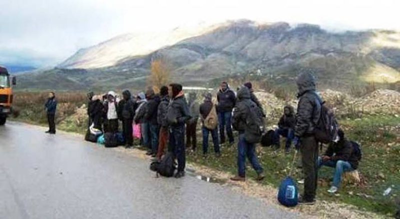 Shqipëria gati të kthehet në vatër për emigrantët nga Lindja e Mesme: Zbardhet vendimi si do të ndërtohen kampet në disa zona të vendit Shqipëria gati të kthehet në vatër për emigrantët nga Lindja e Mesme: Zbardhet vendimi si do të ndërtohen kampet në disa zona të vendit