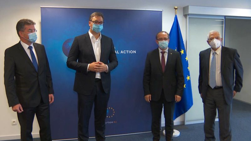 “Kosova dhe Serbia në raund të ri bisedimesh në Bruksel”, ja çfarë shkruan Zëri i Amerikës