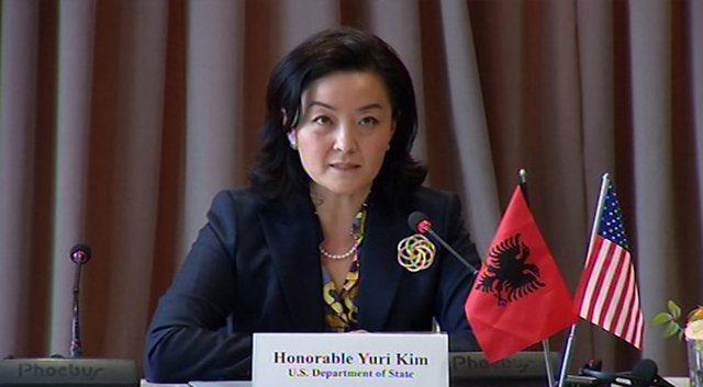 Mesazhi i fortë i ambasadores Kim: Mos iu dorëzoni atyre që dëshirojnë që drejtësia të mos vijë kurrë