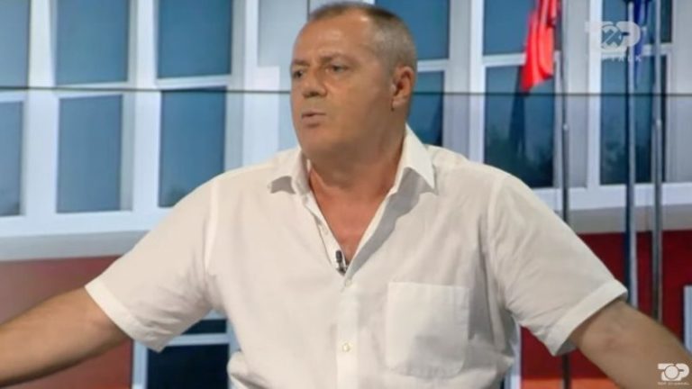 Mustafa Nano: Basha është një idiot i dobishëm, s’vlen… nuk bllokon dot as Berishën! Rama të rikthejë “peshat e rënda” në qeveri Mustafa Nano: Basha është një idiot i dobishëm, s’vlen… nuk bllokon dot as Berishën! Rama të rikthejë “peshat e rënda” në qeveri