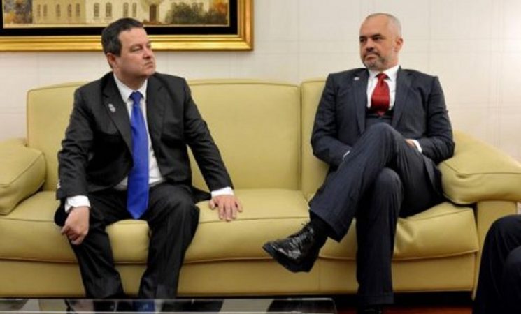 Zgjedhjet në Mal të Zi, Daçiç:  Pse nuk është ndërhyrje në punët e brendshme të shtetit?! Nuk i tregoi Vuçiç malazezëve kë të votojnë, por Rama dhe pse Gjukanoviç s’flet për Shqipërinë e Madhe?