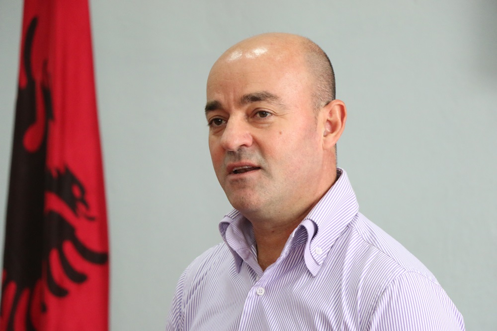 Gjermania “fundosi” zv. drejtorin e OFL-së Artan Shkëmbi, dekonspiroi informacionin për një grup trafiku k.okaine Gjermania “fundosi” zv. drejtorin e OFL-së Artan Shkëmbi, dekonspiroi informacionin për një grup trafiku k.okaine