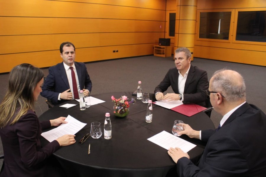 Opozita rrugore më në fund tërhiqet nga bllokimi: Dërgon në Këshillin Politik draftin për hapjen 100% të listave Opozita rrugore më në fund tërhiqet nga bllokimi: Dërgon në Këshillin Politik draftin për hapjen 100% të listave