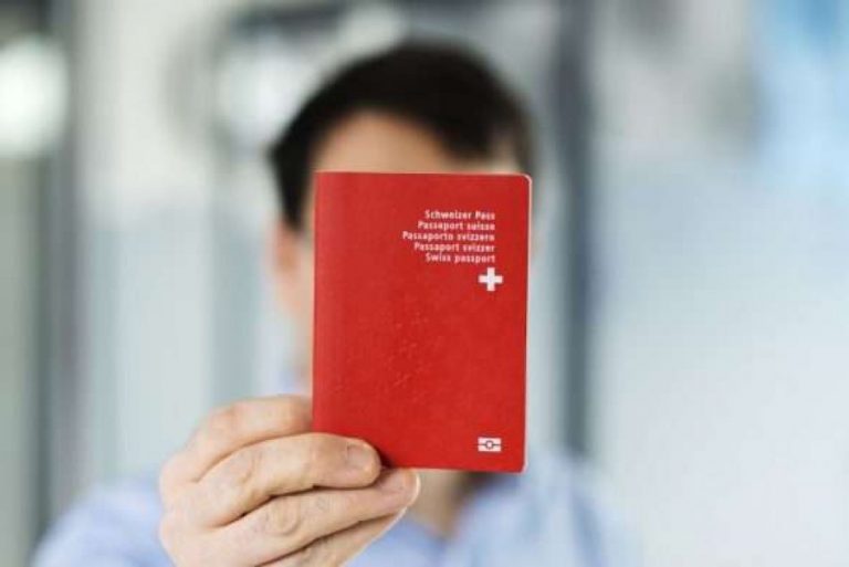 Drejt Zvicrës me viza! Zvicra voton sot për anulimin e lëvizjes së lirë me BE Drejt Zvicrës me viza! Zvicra voton sot për anulimin e lëvizjes së lirë me BE