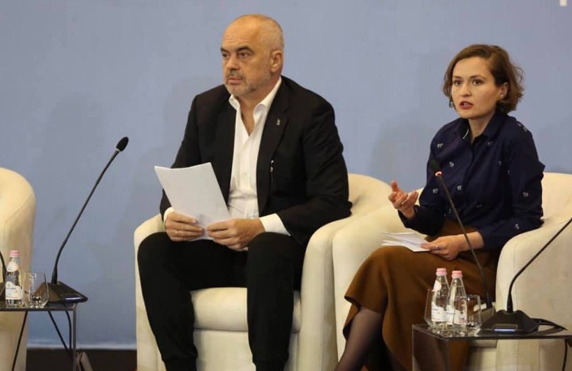 Pas largimit nga posti reagimi shqetësues i Shahinit: Ndjeva racizëm në Shqipëri për shkak të dialektit kosovar Pas largimit nga posti reagimi shqetësues i Shahinit: Ndjeva racizëm në Shqipëri për shkak të dialektit kosovar