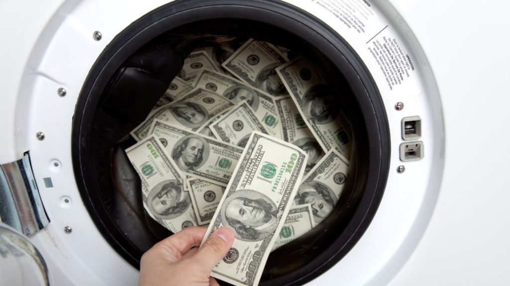 Ka thyer ligjin 23 milionë herë, Banka gjobitet me rreth 1 miliardë $ për pastrim parash Ka thyer ligjin 23 milionë herë, Banka gjobitet me rreth 1 miliardë $ për pastrim parash