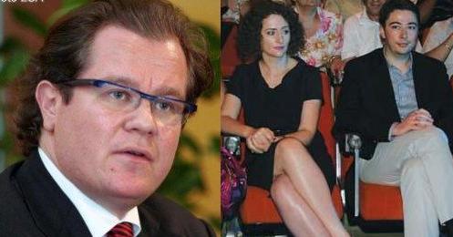 “Argita Malltezi ka deklaruar çdo qindarkë”! Berisha-Ramës: Ti do lësh mandatin për vajzën e gruas dhe je i pashpresë “Argita Malltezi ka deklaruar çdo qindarkë”! Berisha-Ramës: Ti do lësh mandatin për vajzën e gruas dhe je i pashpresë