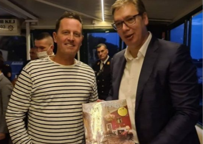 Gostia e neveritshme e Grenellit në Beograd, muzikë amerikane e propagandë serbe