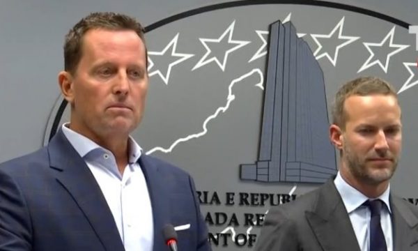 Grenell në Kosovë: Kam ardhur me njeriun që ka një çek të madh për ju Grenell në Kosovë: Kam ardhur me njeriun që ka një çek të madh për ju