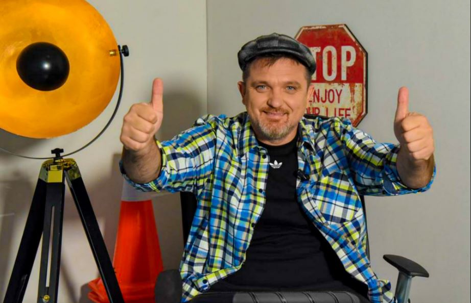 Pas Çim Pekës, Basha-Berisha terror publik me “kllounin” Julian Deda për të nxitur revolta Pas Çim Pekës, Basha-Berisha terror publik me “kllounin” Julian Deda për të nxitur revolta