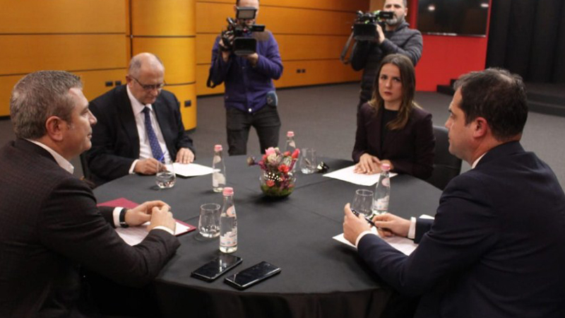 Këshilli Politik: Nuk ka dakortësi për listat dhe koalicionet, ja ku ndahen palët! Këshilli Politik: Nuk ka dakortësi për listat dhe koalicionet, ja ku ndahen palët!