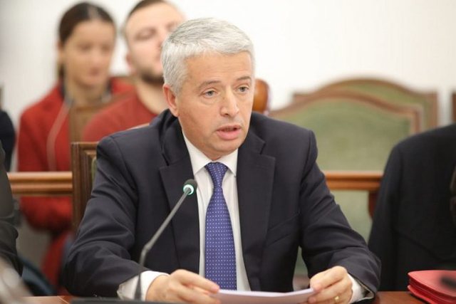 Po manipulohen listat e votuesve me qëllim pengimin dhe dekurajimin e tyre, Lleshaj i përgjigjet akuzave të PD-së Po manipulohen listat e votuesve me qëllim pengimin dhe dekurajimin e tyre, Lleshaj i përgjigjet akuzave të PD-së