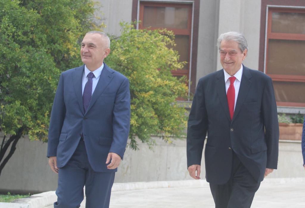 Kujt i intereson tallja mediatike në emër të presidentit të Republikës!