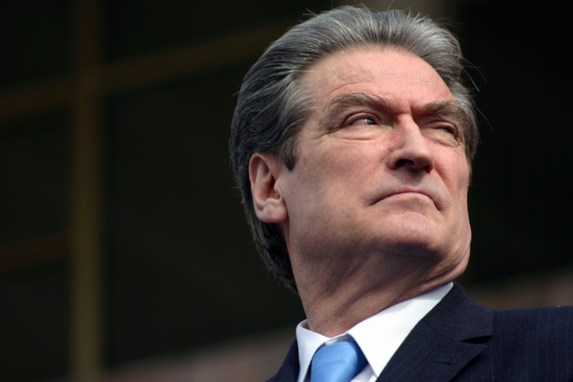 “Filozofi” i kthyer nga rruga në opozitën e rrugës Aleksandër Biberaj si Albin Kurti: Sulmon marveshjen Serbi Kosovë dhe trillon akuza për Ramën…do i jap det Serbisë “Filozofi” i kthyer nga rruga në opozitën e rrugës Aleksandër Biberaj si Albin Kurti: Sulmon marveshjen Serbi Kosovë dhe trillon akuza për Ramën…do i jap det Serbisë