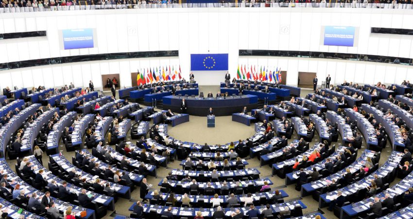 Serbia si “kërcënim” për BE, shqetësimi që ngrihet nga eurodeputetët Serbia si “kërcënim” për BE, shqetësimi që ngrihet nga eurodeputetët