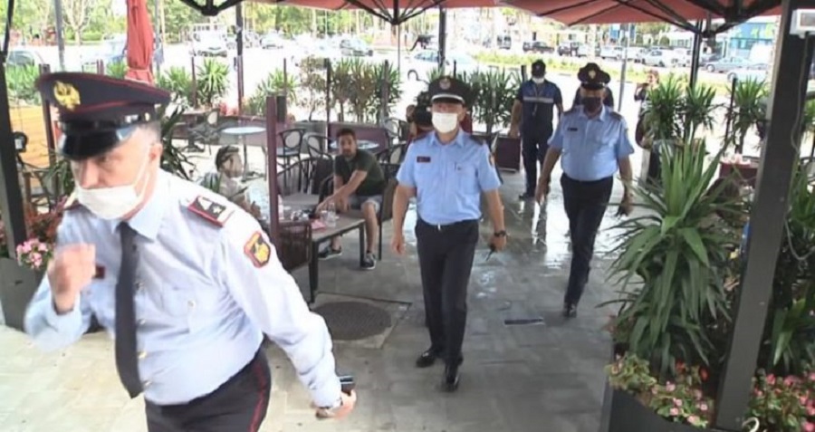 Dasëm në kohë “kolere”, jo 1 por 4 dasma në një lokal se njohim policinë… Dasëm në kohë “kolere”, jo 1 por 4 dasma në një lokal se njohim policinë…