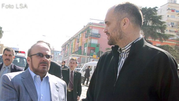 Nga Berisha, tek Monarist LSI-ist Olti Curri: Pse janë tërbuar në opozitë, me urimin e Ramës për Fatos Nanon Nga Berisha, tek Monarist LSI-ist Olti Curri: Pse janë tërbuar në opozitë, me urimin e Ramës për Fatos Nanon