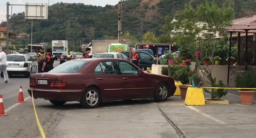 Të veshur si policë, zbulohet dinamika si u v.ra vëllai i Tao Çelës Të veshur si policë, zbulohet dinamika si u v.ra vëllai i Tao Çelës