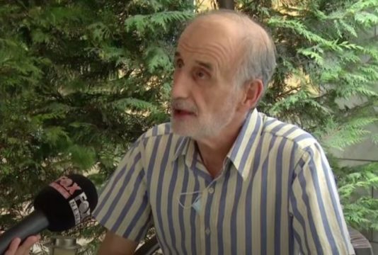 Doli pozitiv me Covid-19 bashkë me djalin, flet Edmond Tupe: Isha i lodhur dhe i këputur, por nuk e zura shtratin. Mu deshën dy ditë që të ngrihem Doli pozitiv me Covid-19 bashkë me djalin, flet Edmond Tupe: Isha i lodhur dhe i këputur, por nuk e zura shtratin. Mu deshën dy ditë që të ngrihem