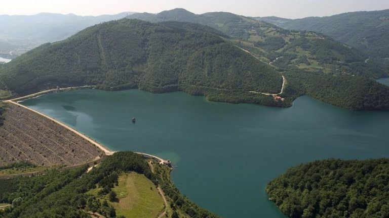 Beteja Kosovë-Serbi: Pse është i rëndësishëm liqeni i Ujmanit?