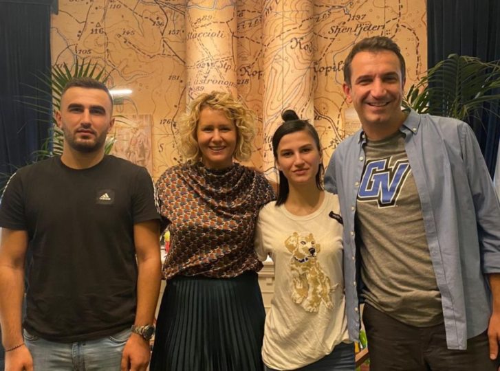 Populizmi patetik me fëmijët e v.iktimave të 21 Janarit, u jep zë “hjeksave” të bërtasin… drejtësi!