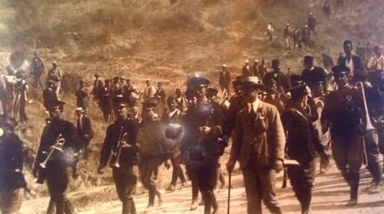 Ripunimi/ Kënga ‘Vlora-Vlora’ kthehet në marsh ushtarak. Muzikologu Tole: Bashkëpunim me Gjipalin e Qafokun