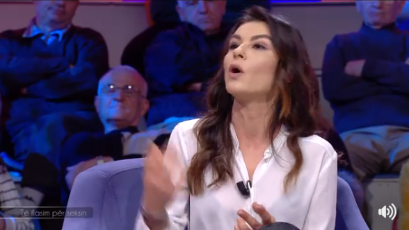 A ka nivel  Zhaku-lluku për të kuptuar mesazhin e shkrimit të Amarildo Pregapucës për Enver Hoxhën që proteston… poshtë katunarët?!