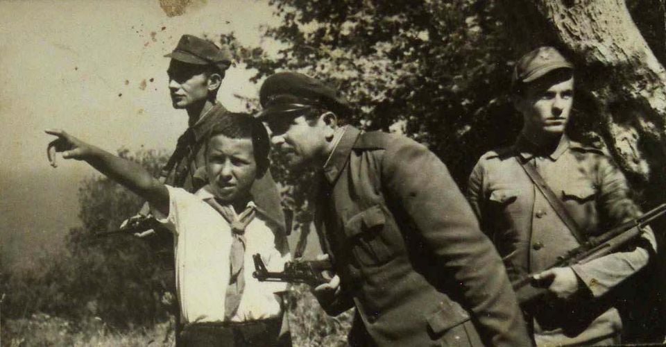 Spiunimi si ves dhe denoncimi si detyrë Spiunimi si ves dhe denoncimi si detyrë