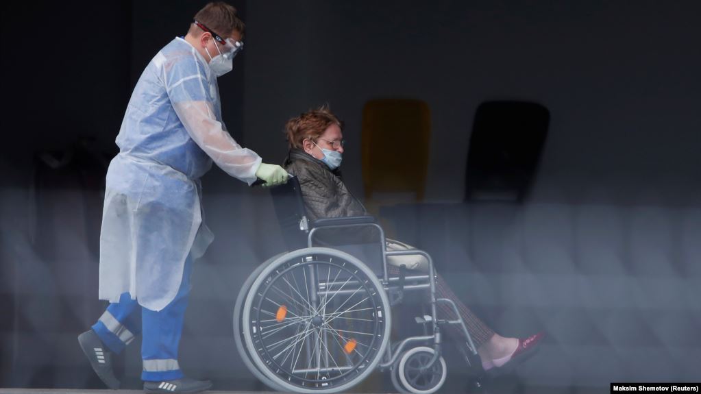 Pse disa njerëzve iu duhet kohë e gjatë për t’u rikuperuar nga COVID-19? Pse disa njerëzve iu duhet kohë e gjatë për t’u rikuperuar nga COVID-19?