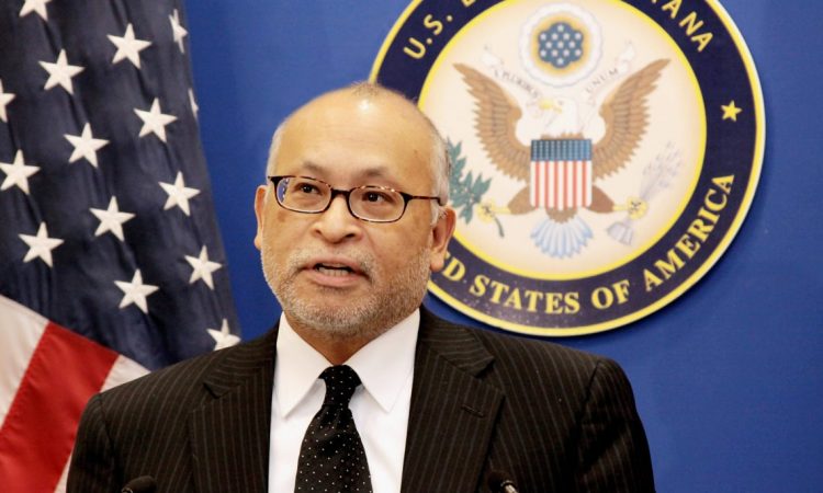 “Letër e hapur për Amerikën”/ Ish-ambasadori i SHBA në Shqipëri, Alexander Arvizu firmos për Biden “Letër e hapur për Amerikën”/ Ish-ambasadori i SHBA në Shqipëri, Alexander Arvizu firmos për Biden