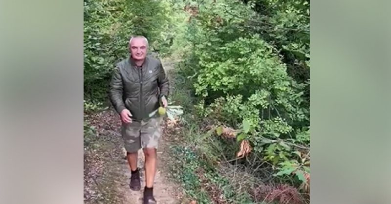 Meta i çoroditur “merr malet”! I veshur me kamuflazh i dërgon mesazhin e koduar kërcënues kryeministrit Rama (Video)