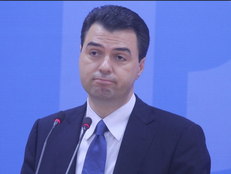 “Stambolli digjet, republikasi krihet”, ish-kreu i PD nuk lë gjë pa thënë për Bashën: Ky vet s’e ka në plan fare të bëhet kryeministër! “Stambolli digjet, republikasi krihet”, ish-kreu i PD nuk lë gjë pa thënë për Bashën: Ky vet s’e ka në plan fare të bëhet kryeministër!